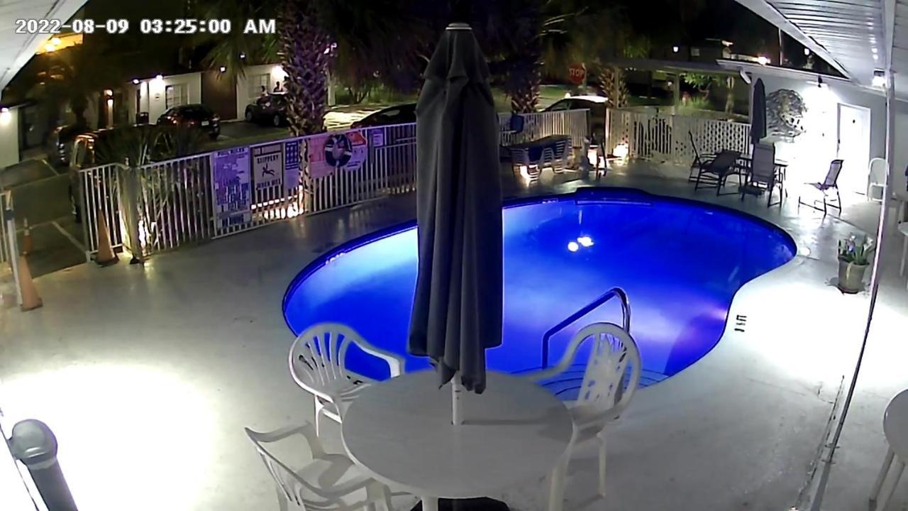 Tropical Sky Ranch Motel Clearwater Beach Bagian luar foto
