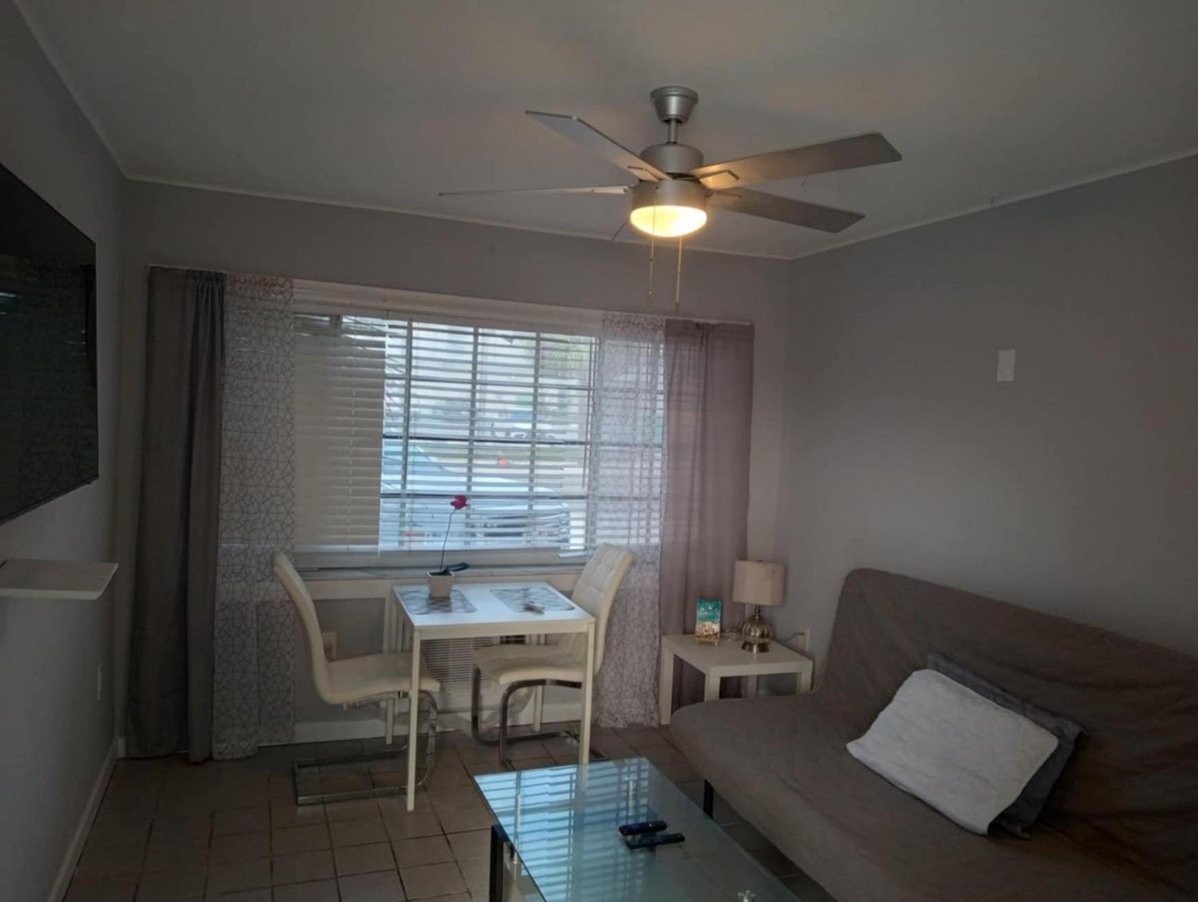 Tropical Sky Ranch Motel Clearwater Beach Bagian luar foto